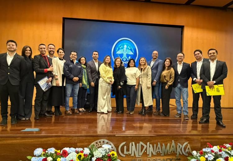Abrió la licitación de RegioTram del Norte 